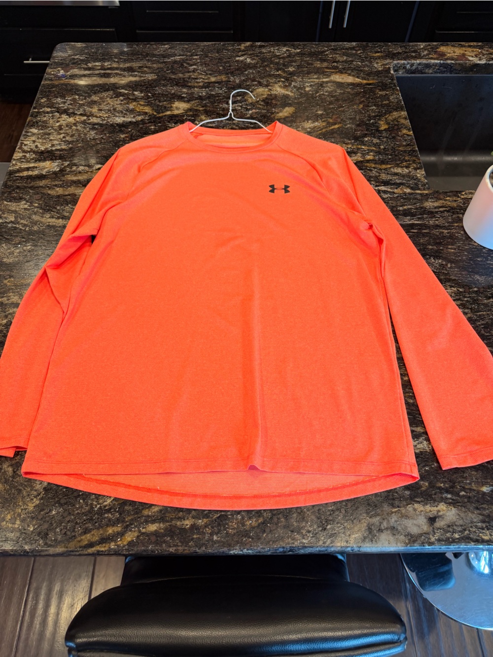 Under Armour Men’s Orange Long-Sleeve Performance Top M